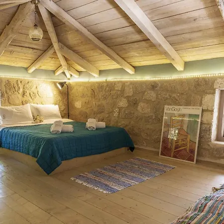 Mounty Island Villas-nefeli Villa Lazaráta